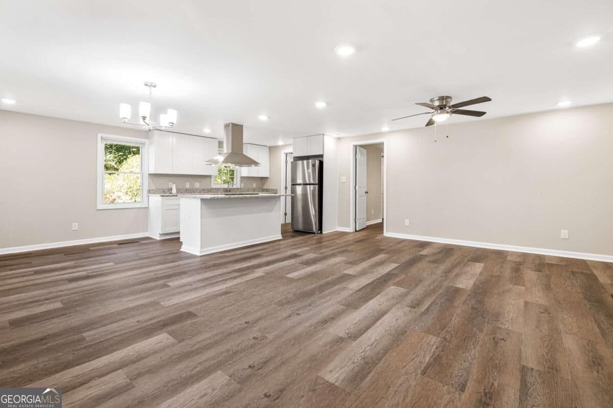 3 bedroom, 2 bathroom, 1,550 sq ft single family residence for sale at 2571 Elliott Street, Atlanta, GA 30318 — photo 3