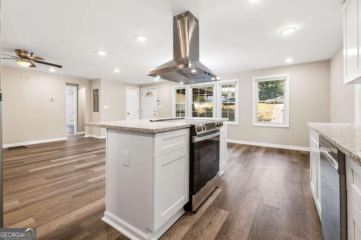 3 bedroom, 2 bathroom, 1,550 sq ft single family residence for sale at 2571 Elliott Street, Atlanta, GA 30318 — photo 8