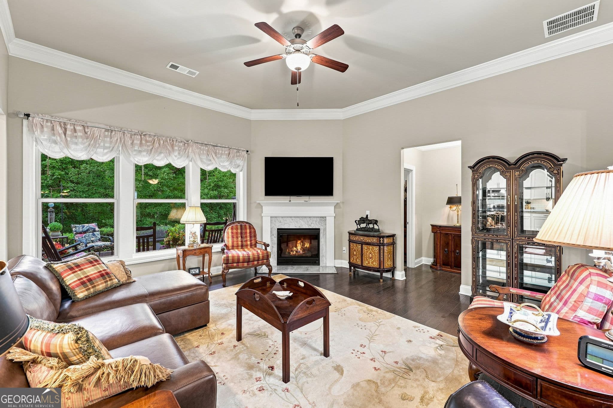 3 bedroom, 2 bathroom, 1,897 sq ft single family residence for sale at 5910 Stellata Circle, Cumming, GA 30028 — photo 6