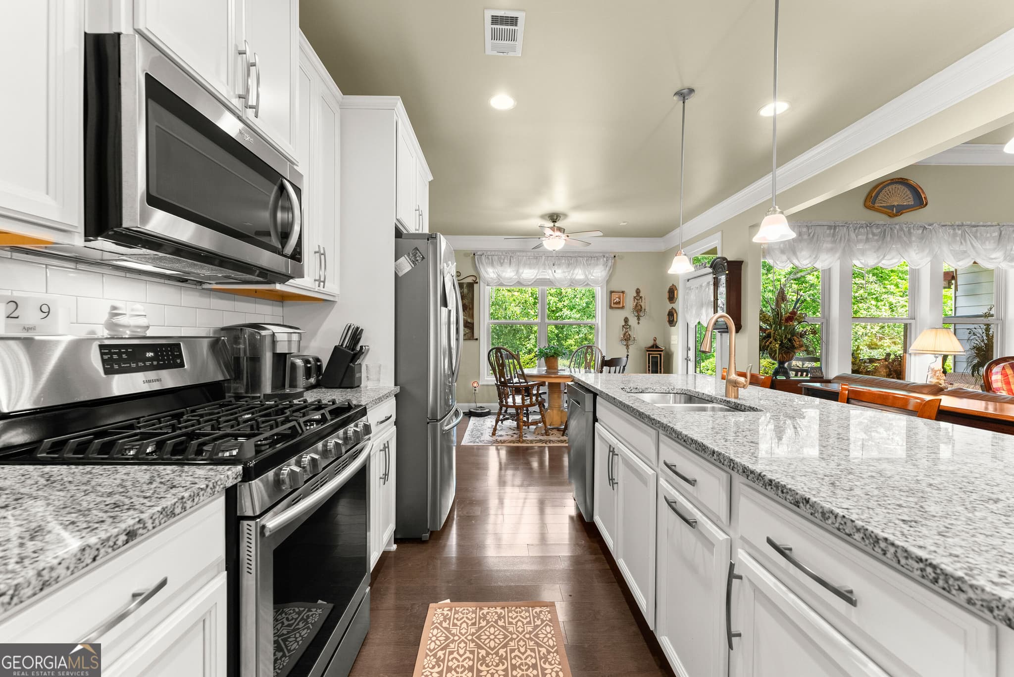 3 bedroom, 2 bathroom, 1,897 sq ft single family residence for sale at 5910 Stellata Circle, Cumming, GA 30028 — photo 9