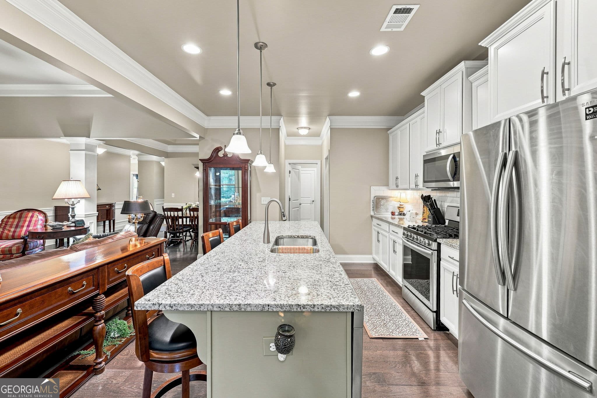 3 bedroom, 2 bathroom, 1,897 sq ft single family residence for sale at 5910 Stellata Circle, Cumming, GA 30028 — photo 10