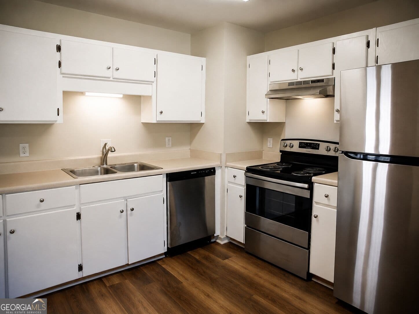 3 bedroom, 2 bathroom, 1,374 sq ft single family residence for sale at 630 Rushing Street, Richmond Hill, GA 31324 — photo 3