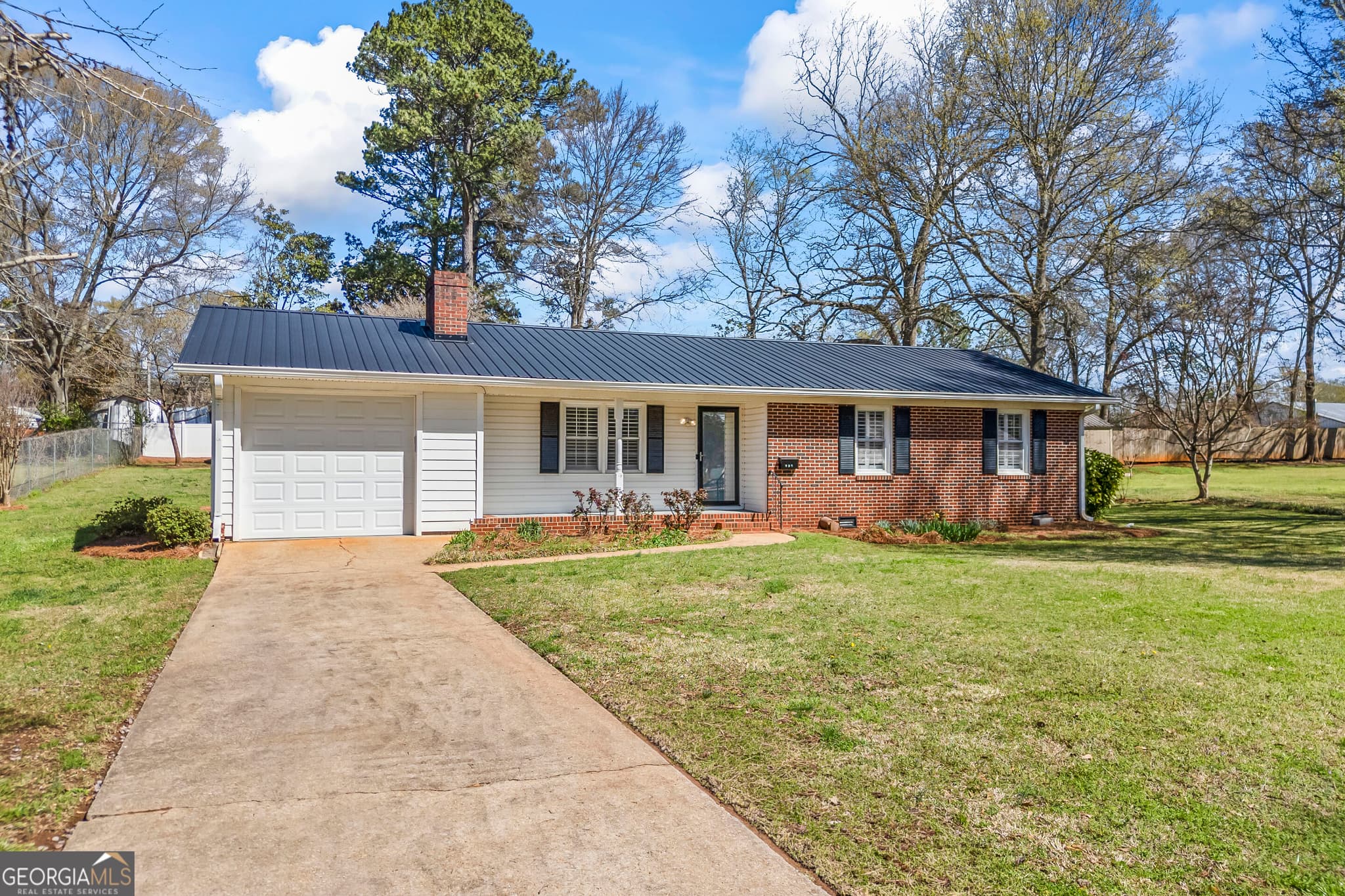 3 bedroom, 2 bathroom, 1,212 sq ft single family residence for sale at 131 Roosevelt Boulevard, Commerce, GA 30529 — photo 7