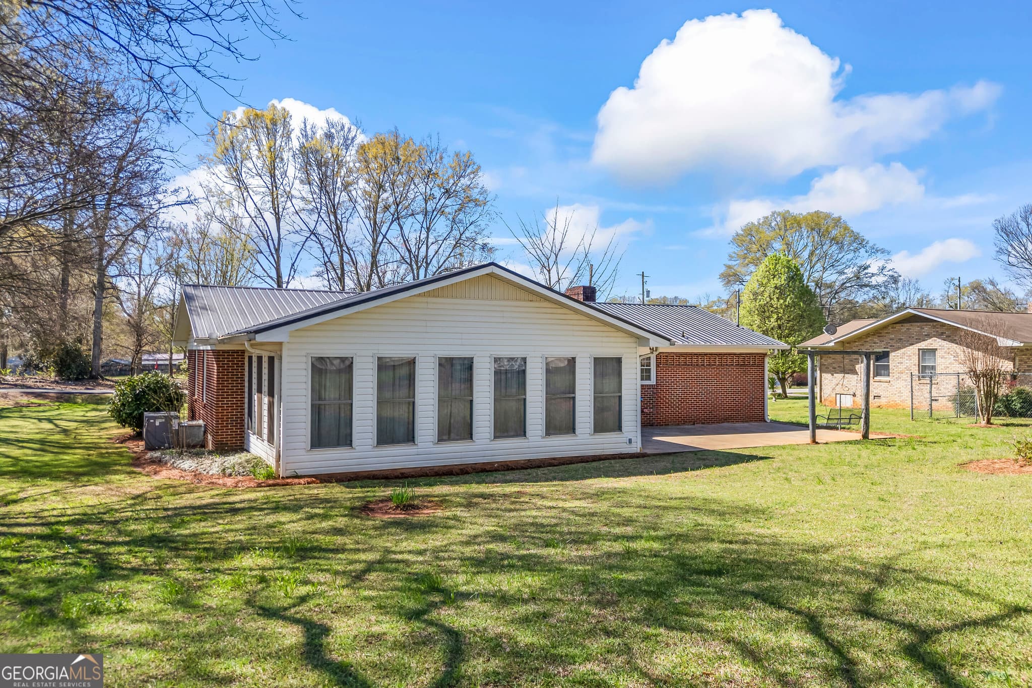 3 bedroom, 2 bathroom, 1,212 sq ft single family residence for sale at 131 Roosevelt Boulevard, Commerce, GA 30529 — photo 8