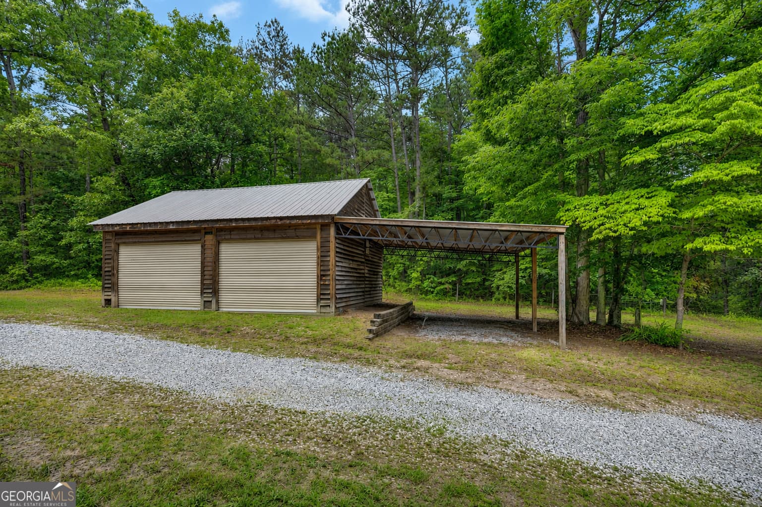 4 bedroom, 3 bathroom, 2,722 sq ft single family residence for sale at 560 Hawks Trail, Newborn, GA 30056 — photo 4