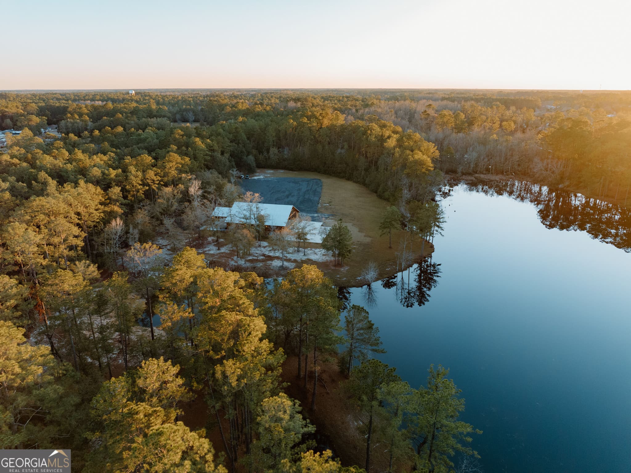 4 bedroom, 4 bathroom, 7,000 sq ft cabin,single family residence for sale at 3817 Central Avenue, Waycross, GA 31503 — photo 7