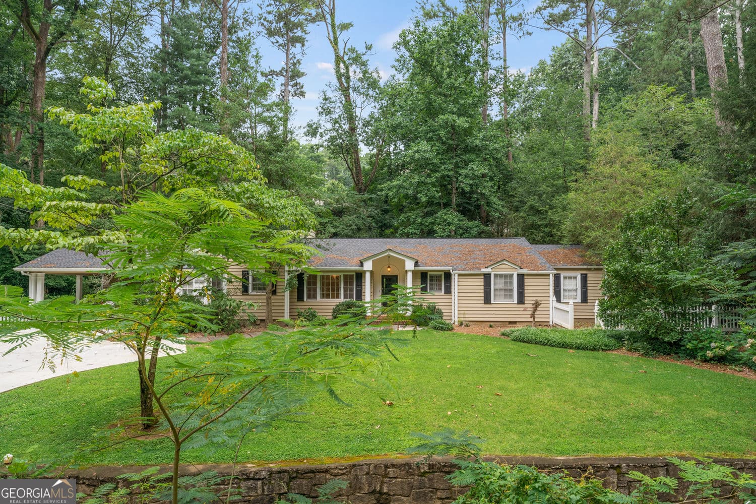 3 bedroom, 2.5 bathroom, 4,552 sq ft single family residence for rent at 2986 Mornington Drive, Atlanta, GA 30327 for $4,500 a month — photo 1 of 1