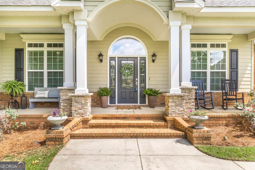 5 bedroom, 4.5 bathroom, 3,511 sq ft single family residence for sale at 202 Lowpoint Trail, Warner Robins, GA 31093 — photo 3