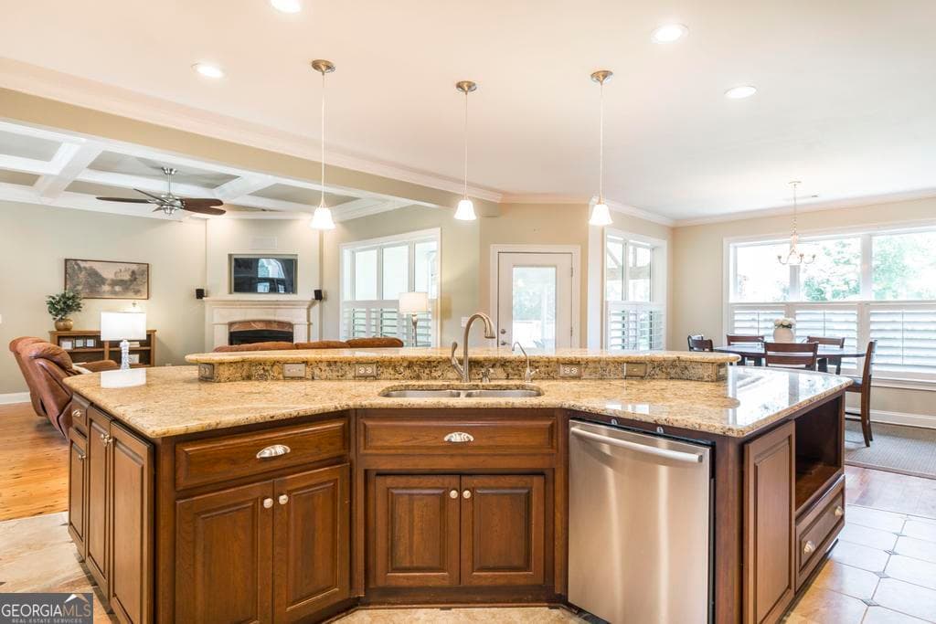 5 bedroom, 4.5 bathroom, 3,511 sq ft single family residence for sale at 202 Lowpoint Trail, Warner Robins, GA 31093 — photo 10