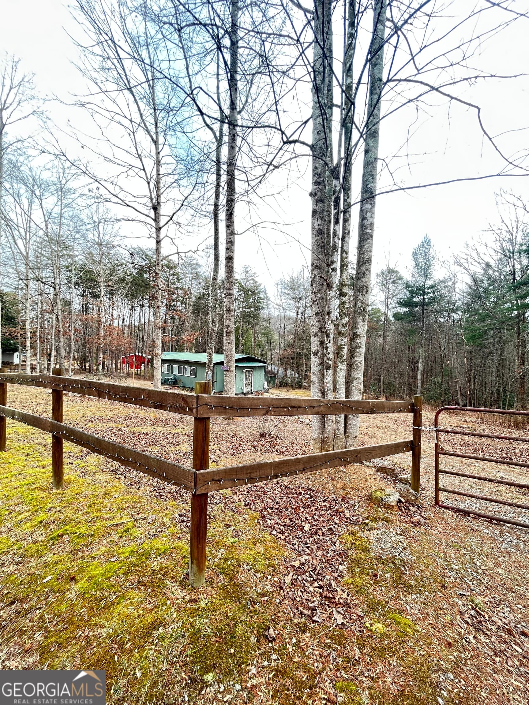 2 bedroom, 1 bathroom single family residence for sale at 6 Grove Lane, Cleveland, GA 30528 — photo 4