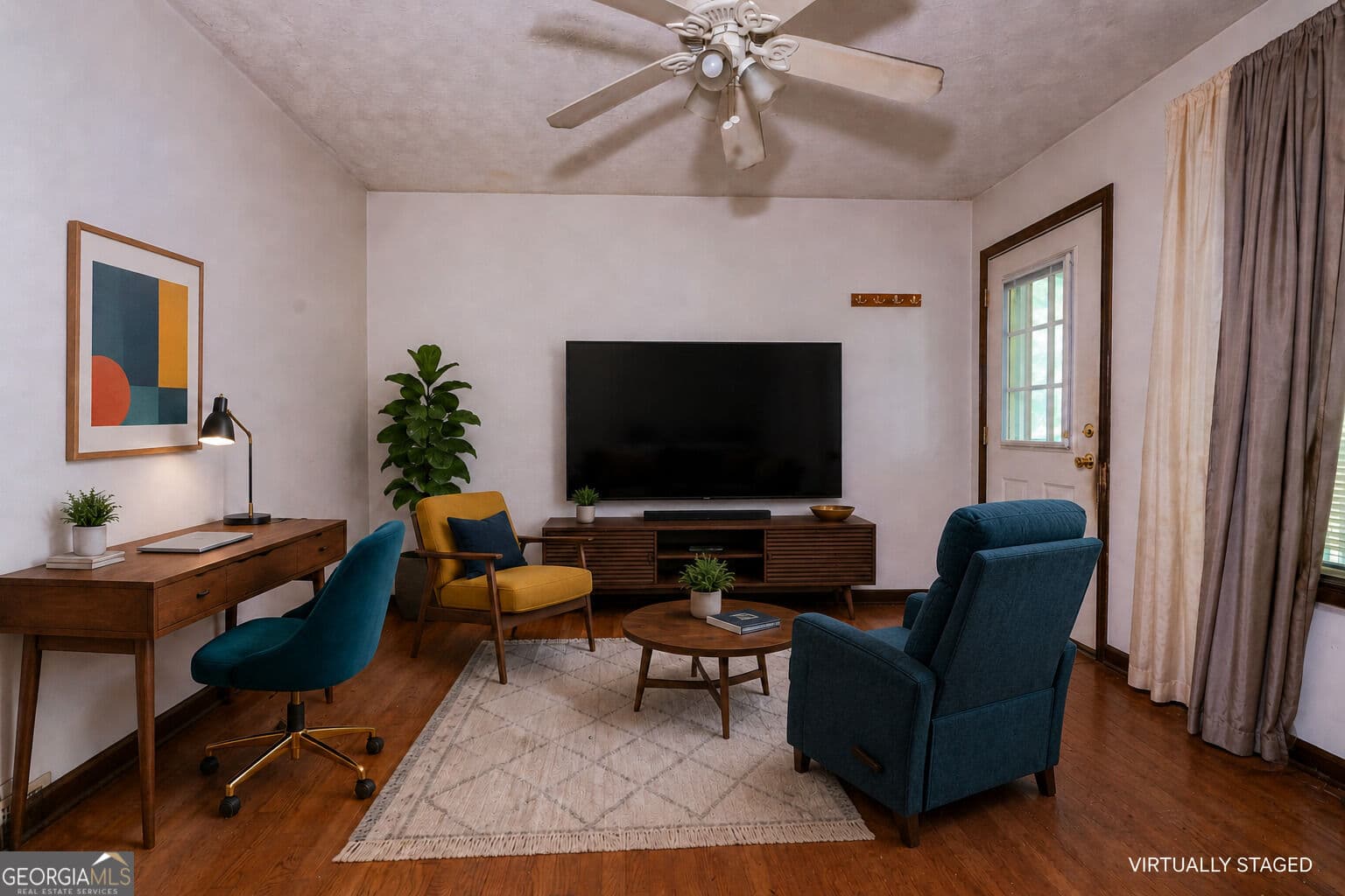 4 bedroom, 3 bathroom, 2,500 sq ft single family residence for sale at 1100 Pine Grove Pointe Drive, Roswell, GA 30075 — photo 9