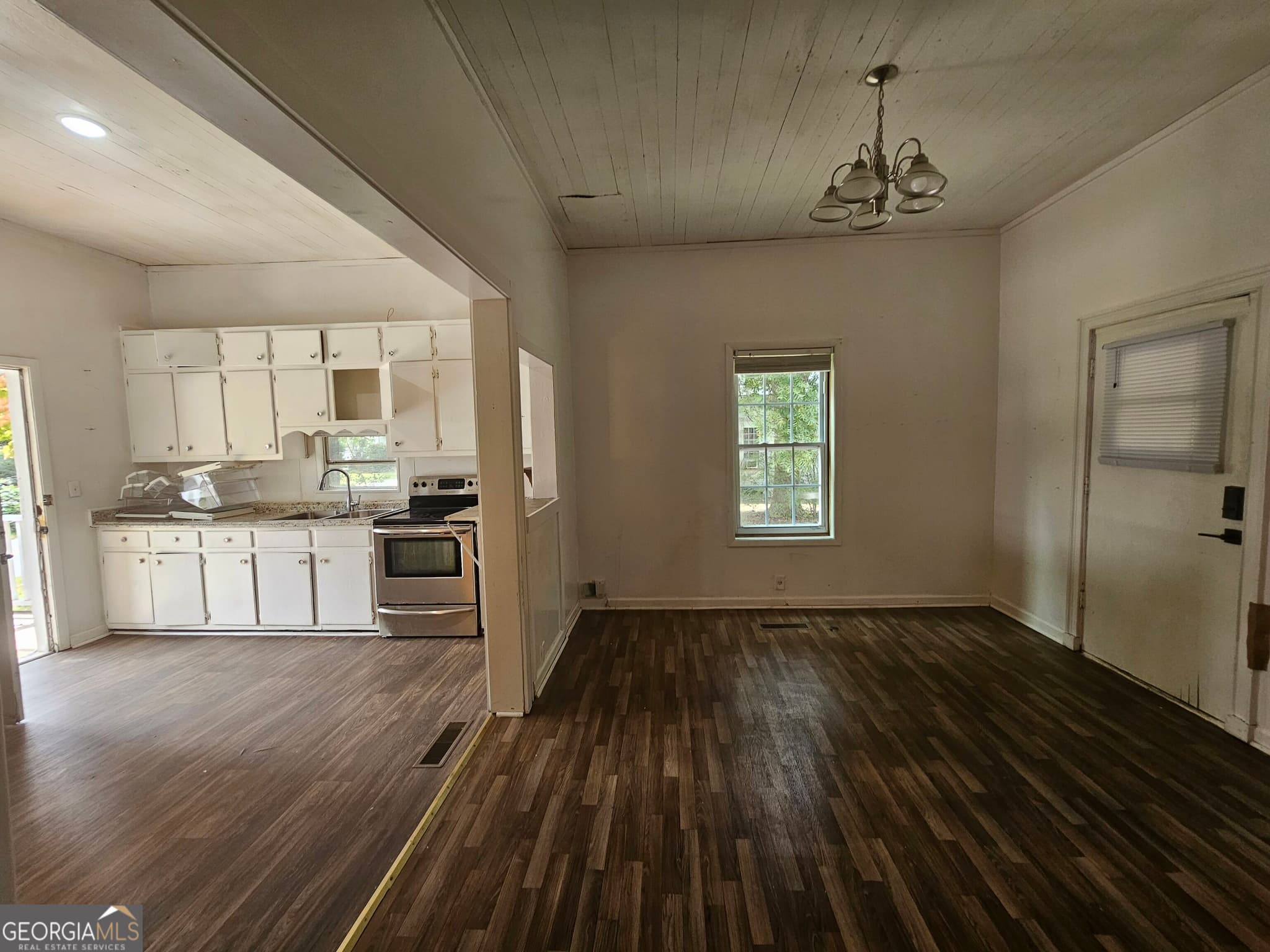 4 bedroom, 3.5 bathroom, 1,644 sq ft single family residence for sale at 14 Mill Street, Jackson, GA 30233 — photo 6