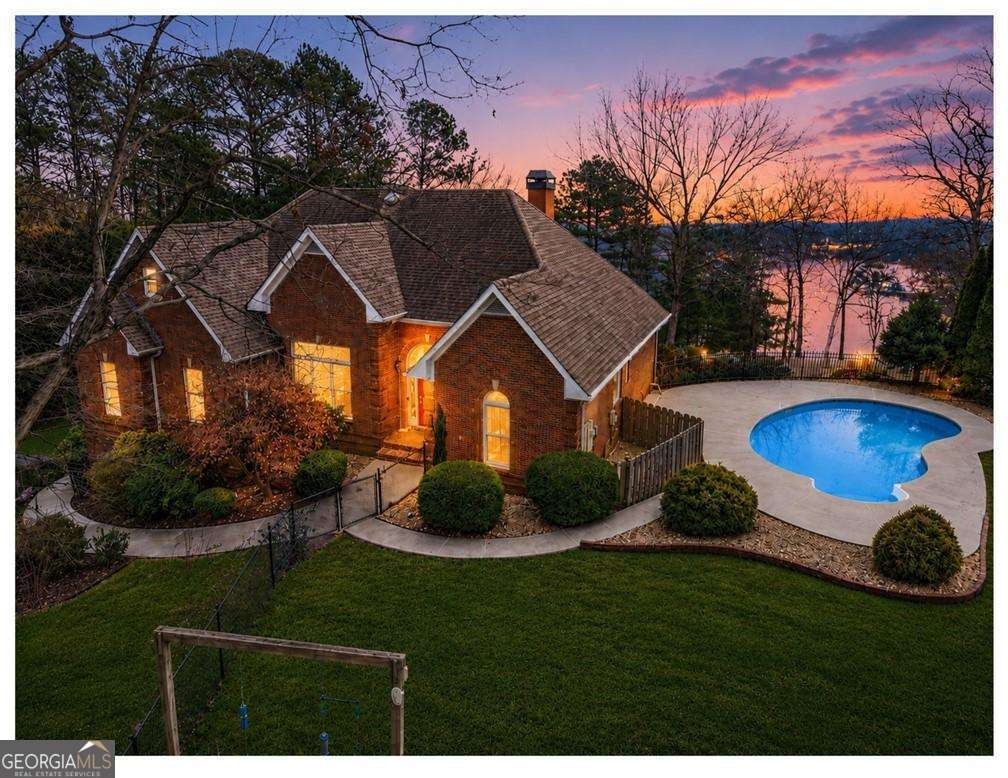4 bedroom, 3.5 bathroom, 2,960 sq ft single family residence sold at 4605 Lakeview Lane, Gainesville, GA 30504