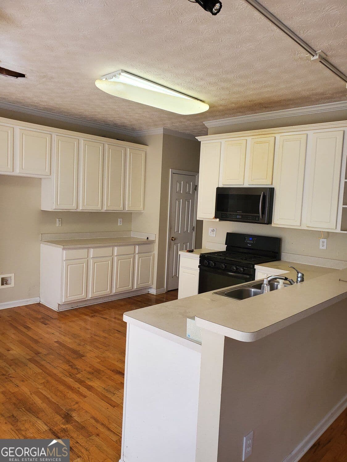 4 bedroom, 3.5 bathroom, 2,627 sq ft single family residence for sale at 3819 Martingale Drive, Conyers, GA 30094 — photo 10