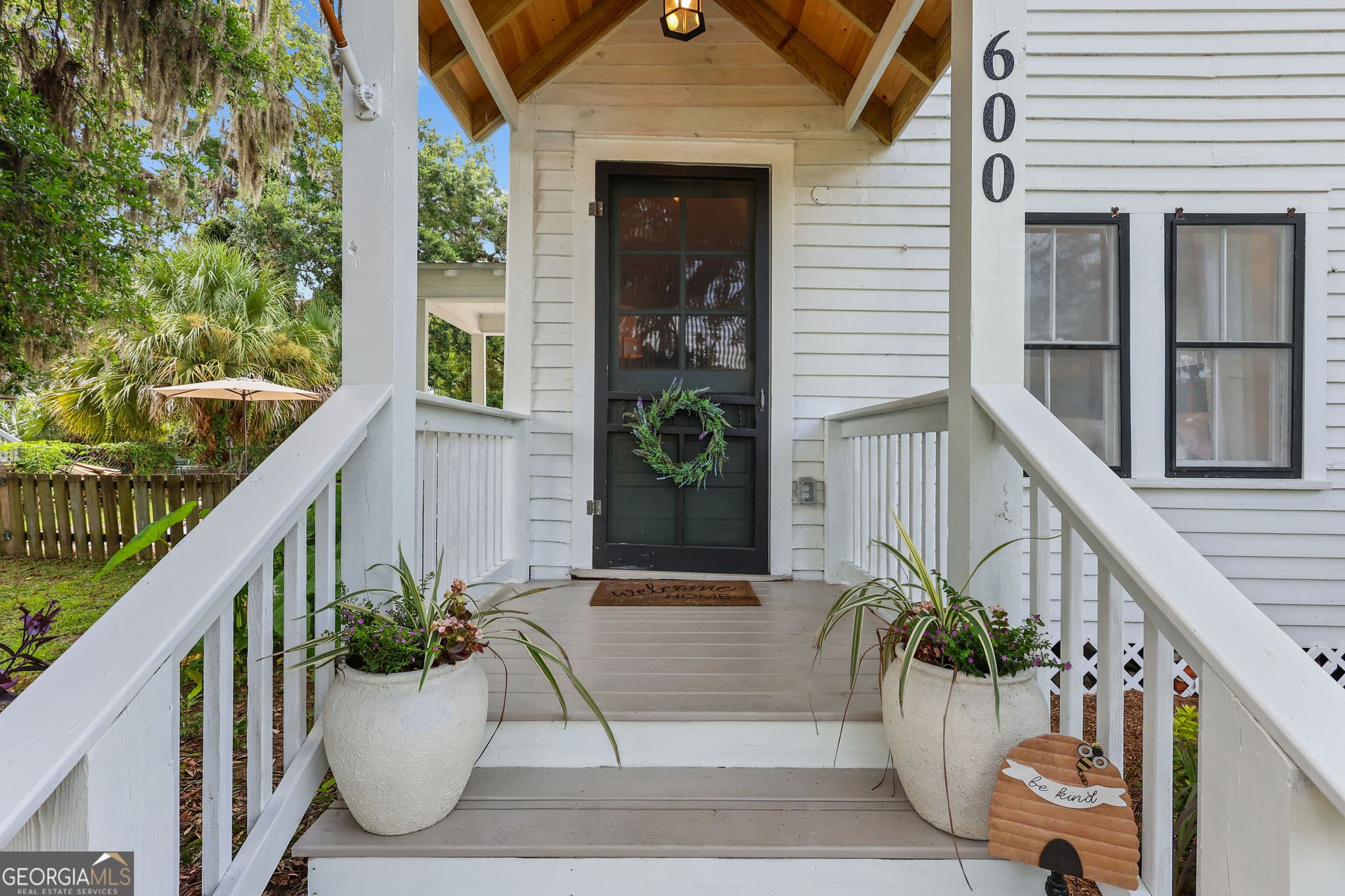 2 bedroom, 1 bathroom, 1,412 sq ft single family residence for sale at 600 Prince Street, Brunswick, GA 31520 — photo 2