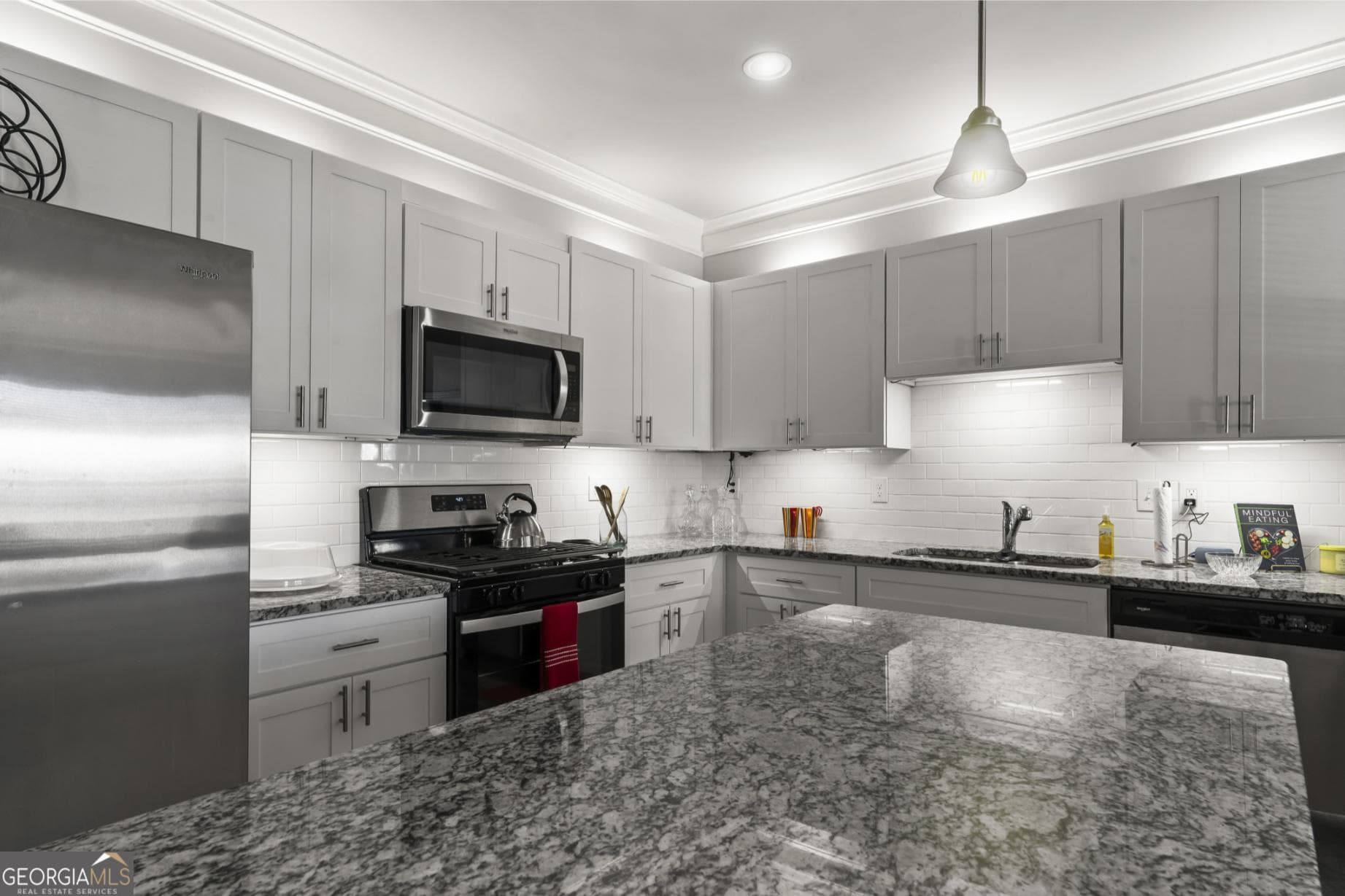 3 bedroom, 2.5 bathroom, 1,570 sq ft townhouse for sale at 460 Village Creek Drive B, Atlanta, GA 30354 — photo 2