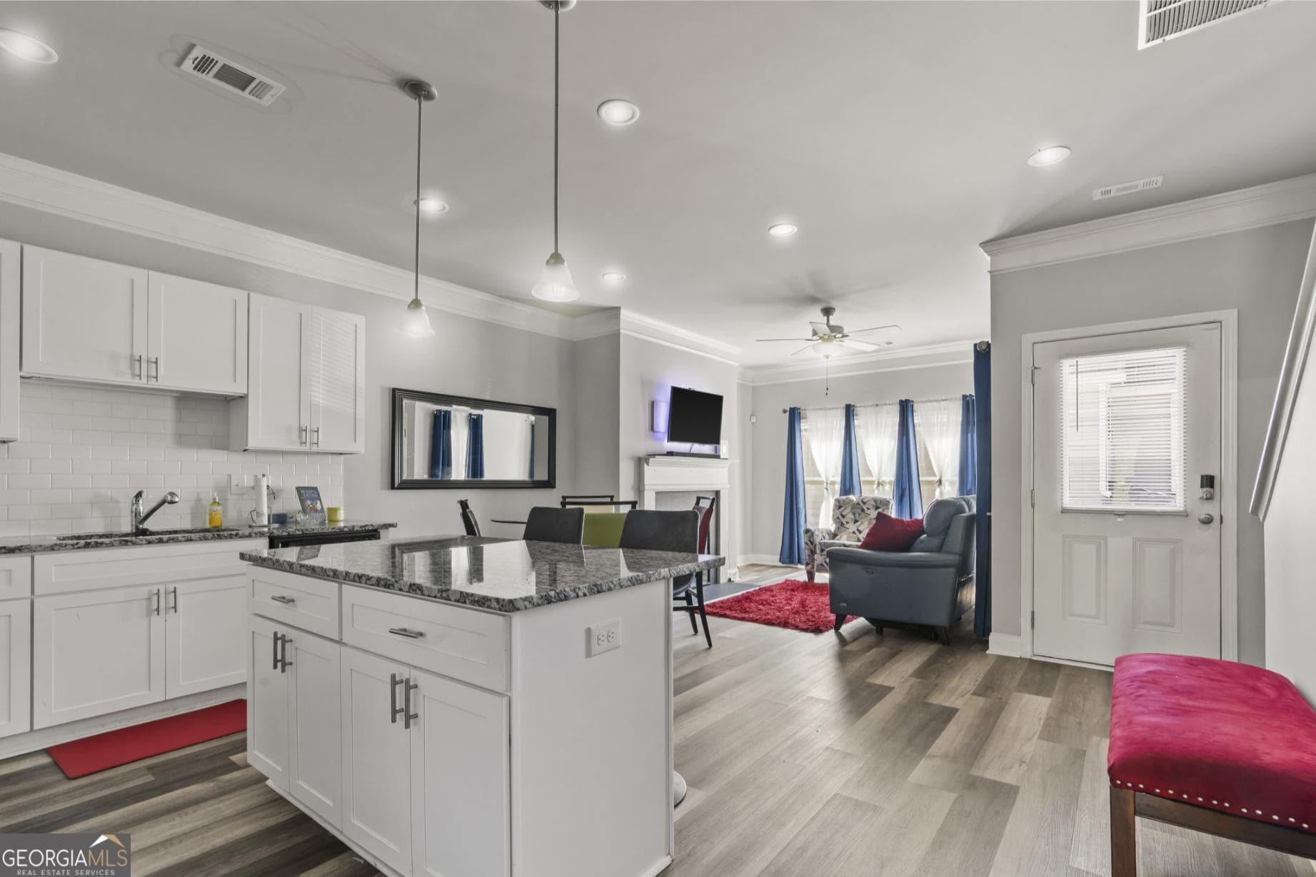 3 bedroom, 2.5 bathroom, 1,570 sq ft townhouse for sale at 460 Village Creek Drive B, Atlanta, GA 30354 — photo 4