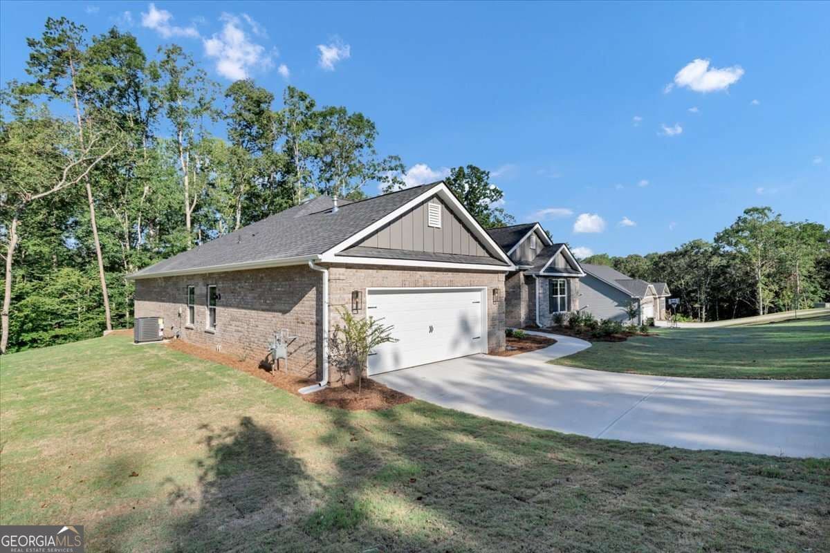 4 bedroom, 3 bathroom, 2,620 sq ft single family residence for sale at 5345 Vinci Place, Douglasville, GA 30135 — photo 2