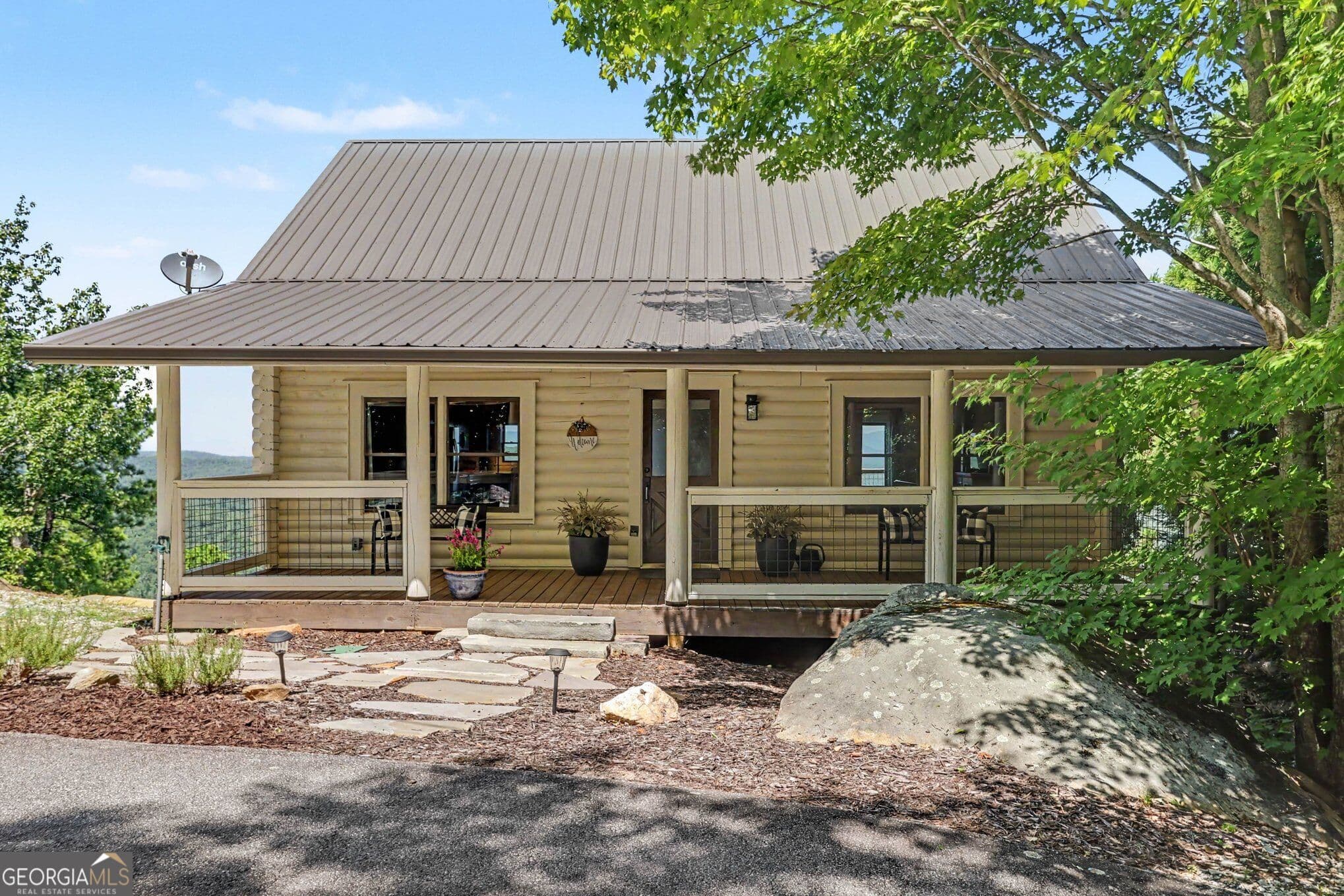 3 bedroom, 3 bathroom, 2,016 sq ft cabin,single family residence for sale at 312 Tallulah View, Tallulah Falls, GA 30573 — photo 2