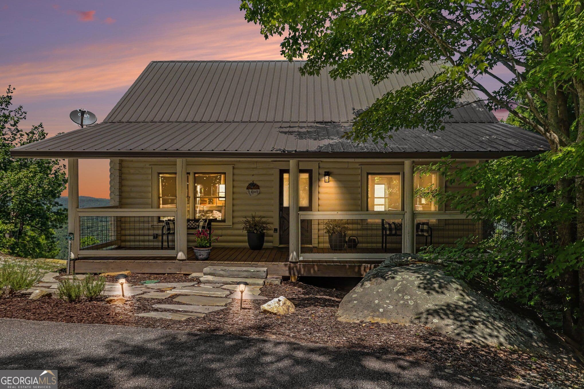 3 bedroom, 3 bathroom, 2,016 sq ft cabin,single family residence for sale at 312 Tallulah View, Tallulah Falls, GA 30573 — photo 3
