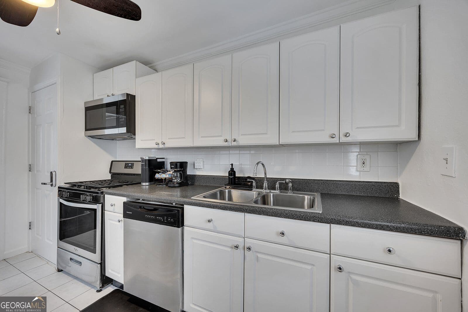 2 bedroom, 1 bathroom, 870 sq ft duplex for rent at 1040 Herndon Street UNIT B, Atlanta, GA 30318 for $2,250 a month — photo 9