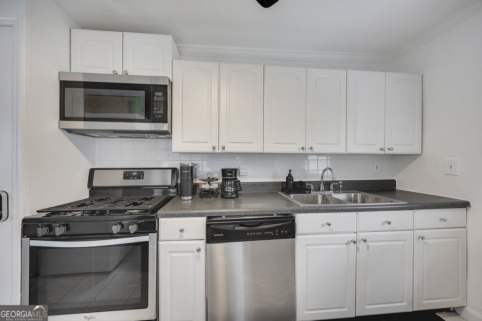 2 bedroom, 1 bathroom, 870 sq ft duplex for rent at 1040 Herndon Street UNIT B, Atlanta, GA 30318 for $2,250 a month — photo 8