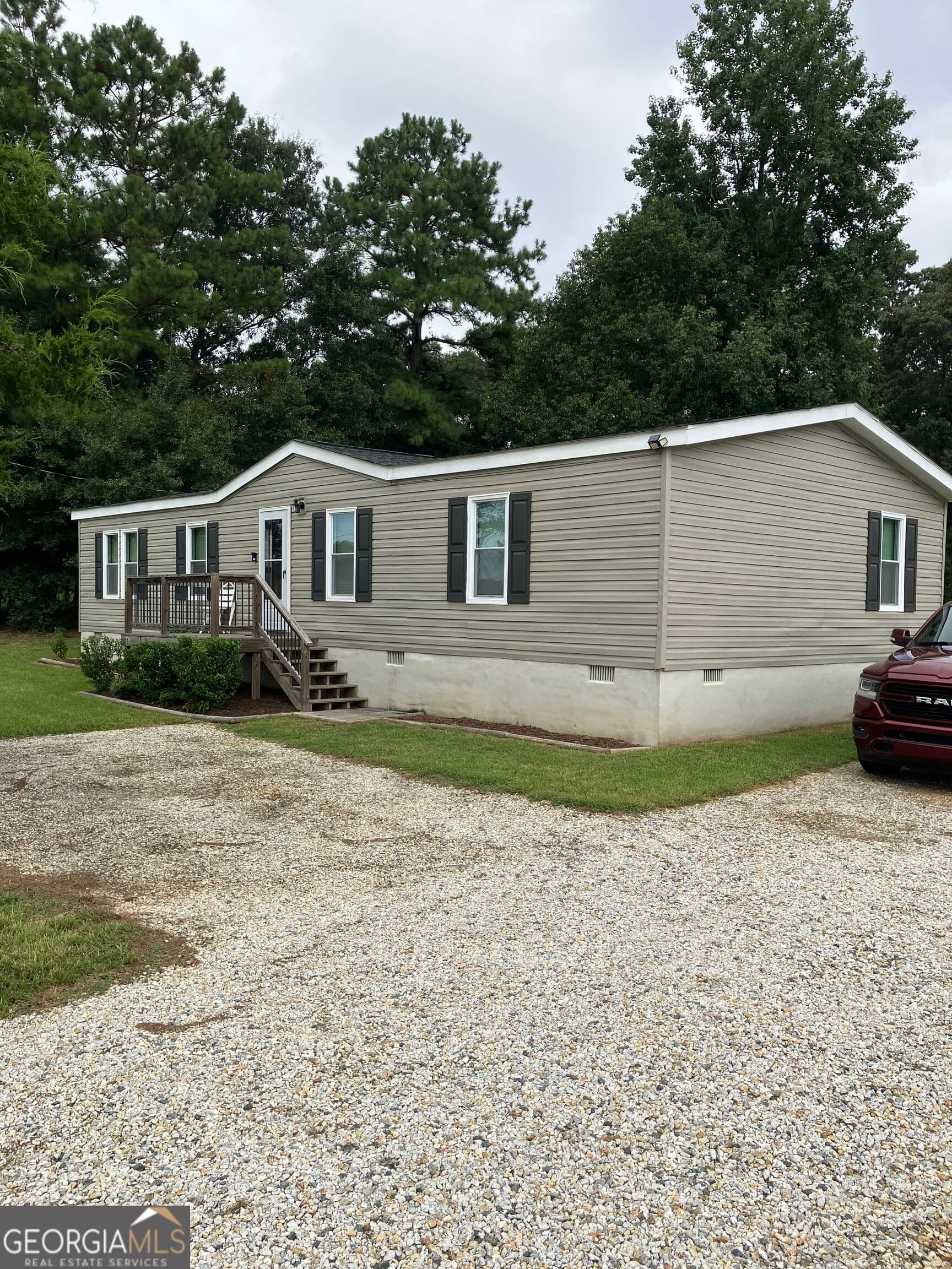 3 bedroom, 2 bathroom, 1,248 sq ft manufactured home,single family residence for sale at 3252 Brown Road, Martin, GA 30557 — photo 2