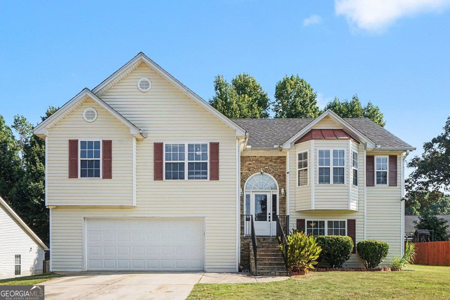 5 bedroom, 3 bathroom, 2,500 sq ft single family residence for sale at 524 Martin Forest Lane, Lawrenceville, GA 30045 — photo 1 of 46