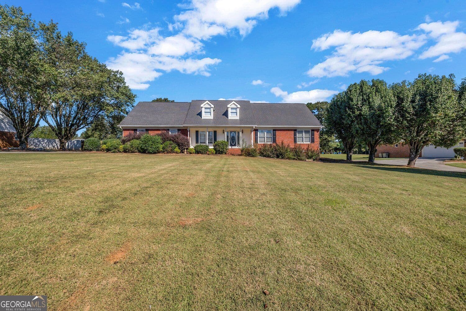 3 bedroom, 2 bathroom, 2,211 sq ft single family residence for sale at 419 Freedom Drive, Mcdonough, GA 30252 — photo 1 of 26
