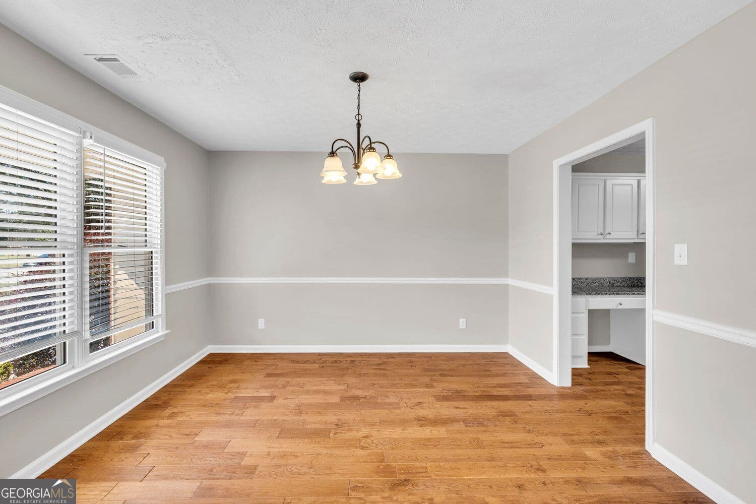 3 bedroom, 2 bathroom, 2,211 sq ft single family residence for sale at 419 Freedom Drive, Mcdonough, GA 30252 — photo 5