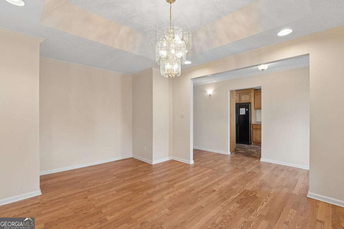 3 bedroom, 2 bathroom, 1,779 sq ft single family residence under contract at 27 Darling Street, Savannah, GA 31408 — photo 6