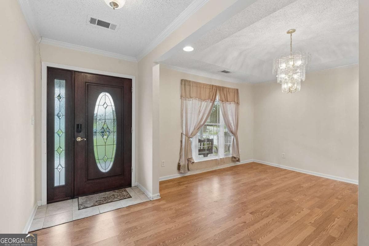 3 bedroom, 2 bathroom, 1,779 sq ft single family residence under contract at 27 Darling Street, Savannah, GA 31408 — photo 3