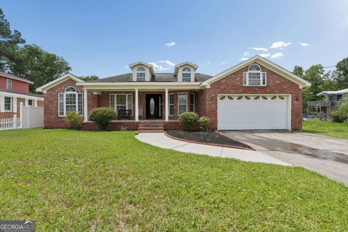 3 bedroom, 2 bathroom, 1,779 sq ft single family residence under contract at 27 Darling Street, Savannah, GA 31408