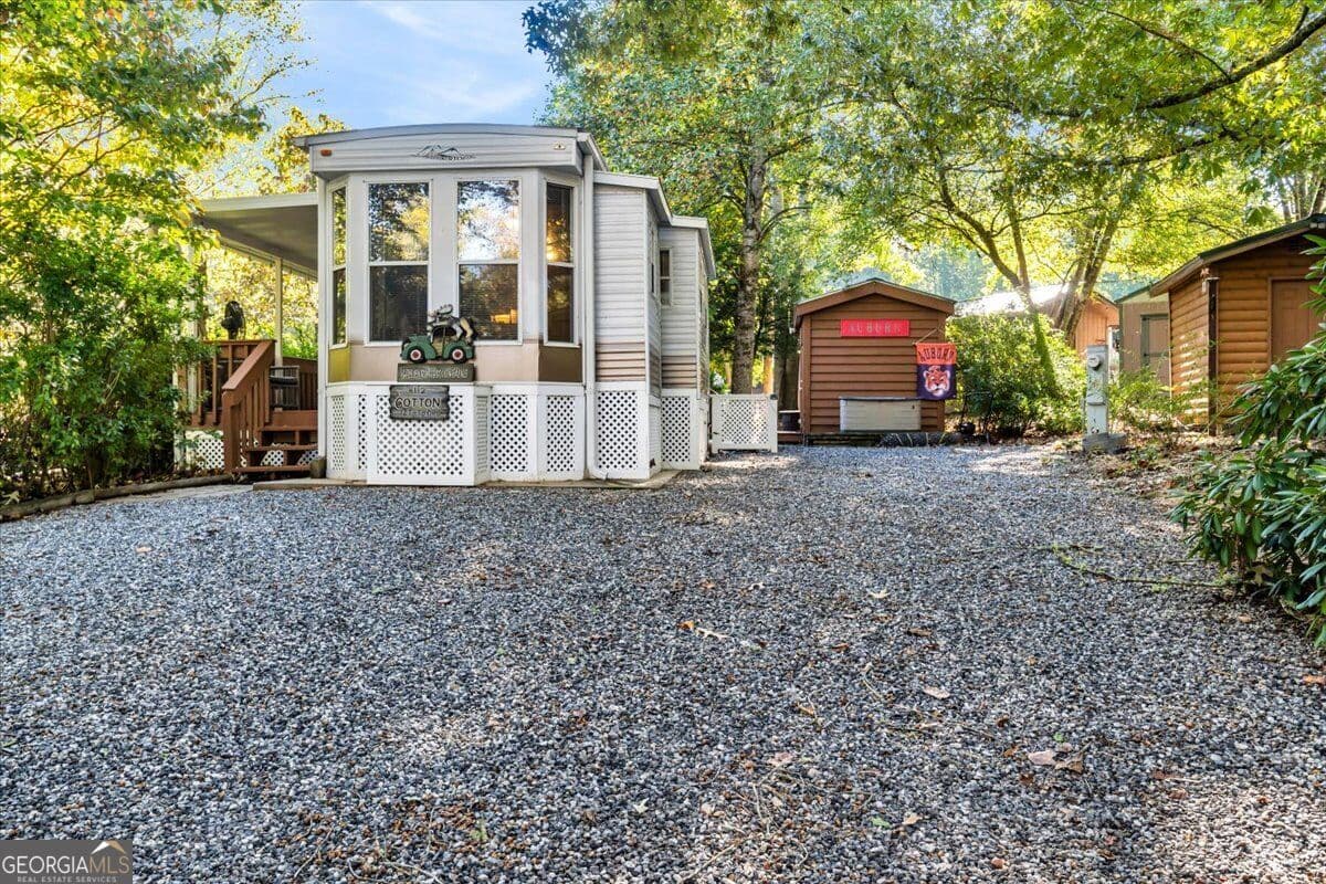 1 bedroom, 1 bathroom, 480 sq ft manufactured home,single family residence for sale at 12 Tip Top Circle, Cleveland, GA 30528 — photo 2