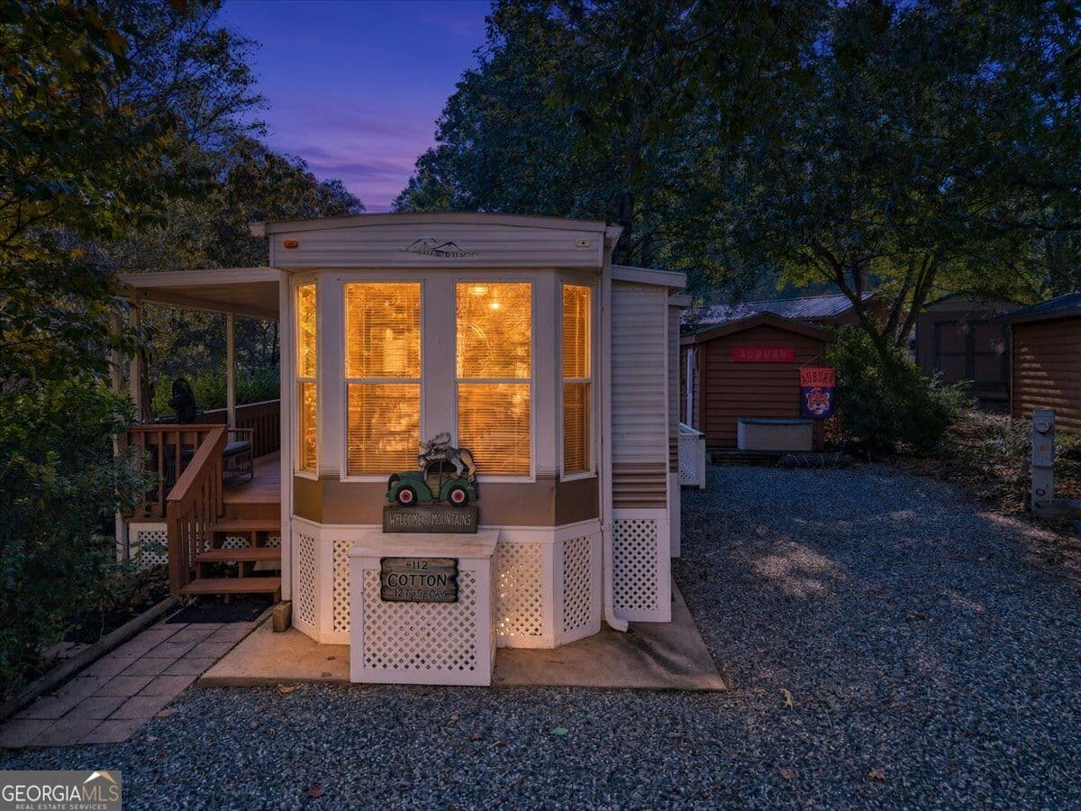 1 bedroom, 1 bathroom, 480 sq ft manufactured home,single family residence for sale at 12 Tip Top Circle, Cleveland, GA 30528 — photo 1 of 38