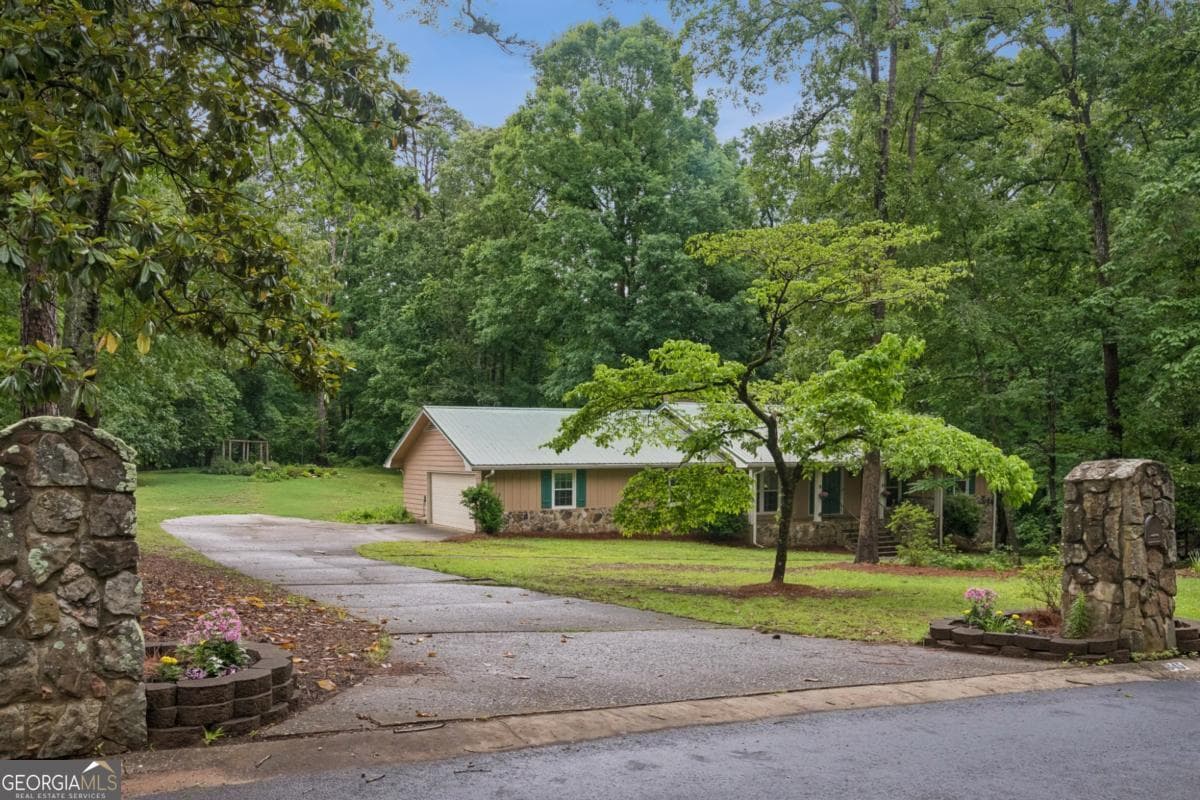 3 bedroom, 2 bathroom, 1,950 sq ft single family residence sold at 845 Wagon Wheel Circle, Fayetteville, GA 30214