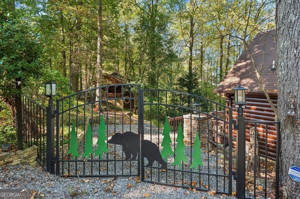 4 bedroom, 3 bathroom, 1,774 sq ft cabin,single family residence for sale at 1225 Walnut Ridge, Ellijay, GA 30536 — photo 8