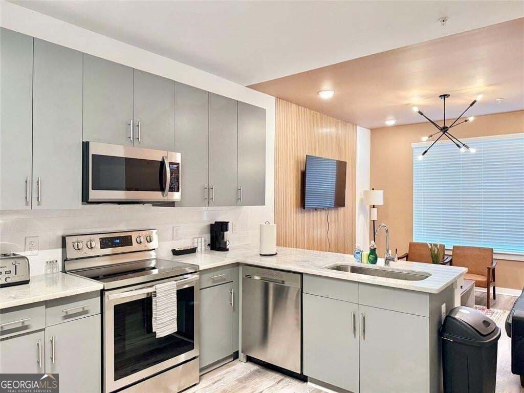 1 bedroom, 1 bathroom, 657 sq ft condominium for sale at 525 Parkway Drive 108, Atlanta, GA 30308 — photo 2