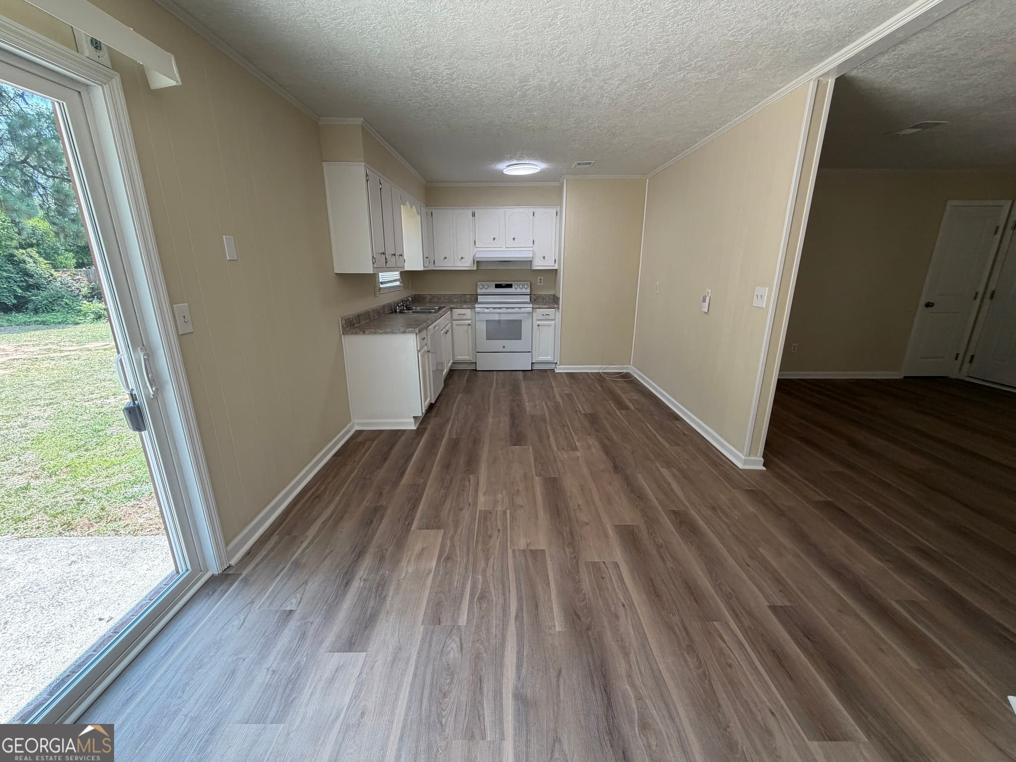 3 bedroom, 2 bathroom, 1,300 sq ft single family residence for sale at 2523 Teakwood Drive, Hephzibah, GA 30815 — photo 6