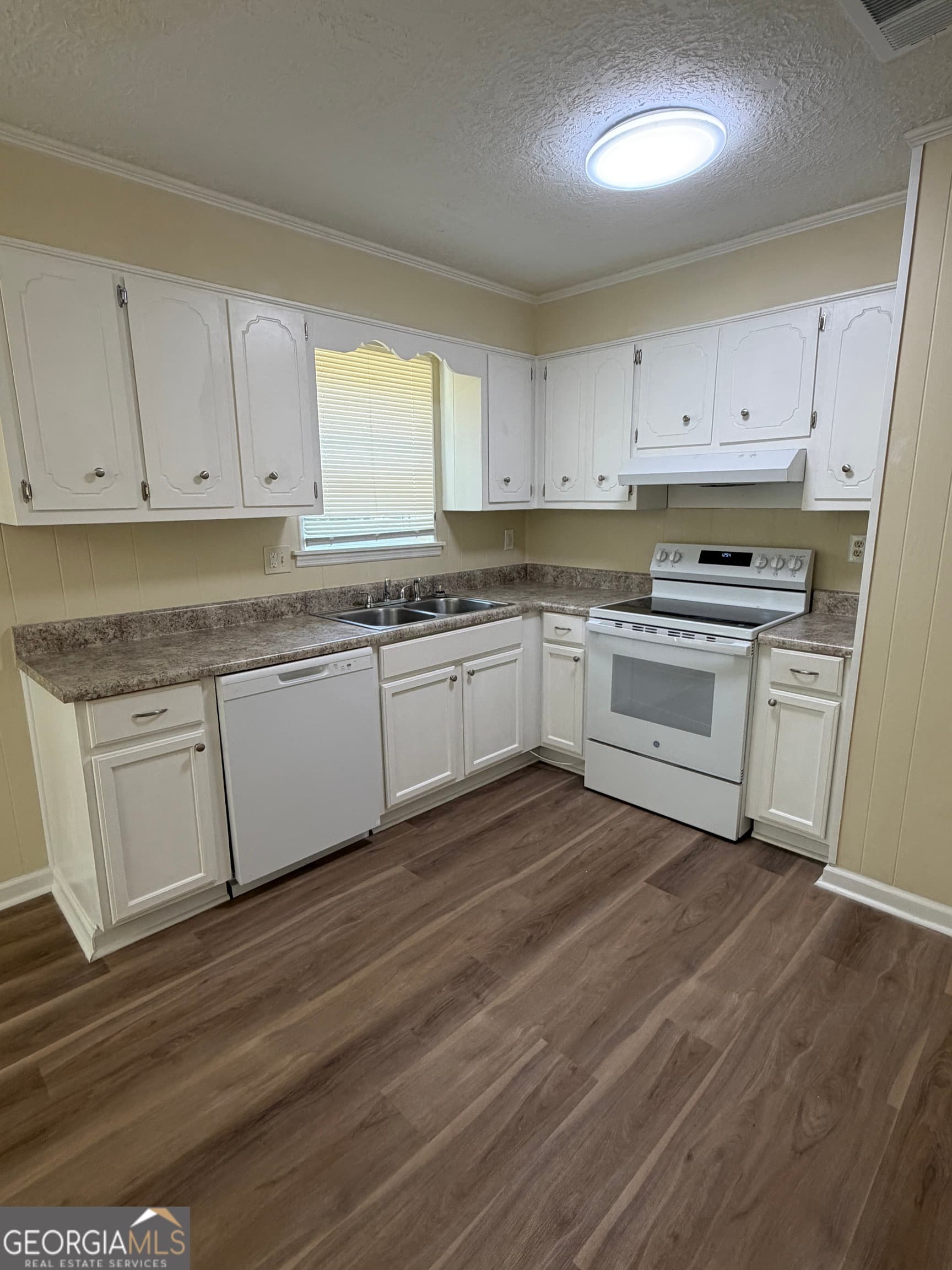 3 bedroom, 2 bathroom, 1,300 sq ft single family residence for sale at 2523 Teakwood Drive, Hephzibah, GA 30815 — photo 8