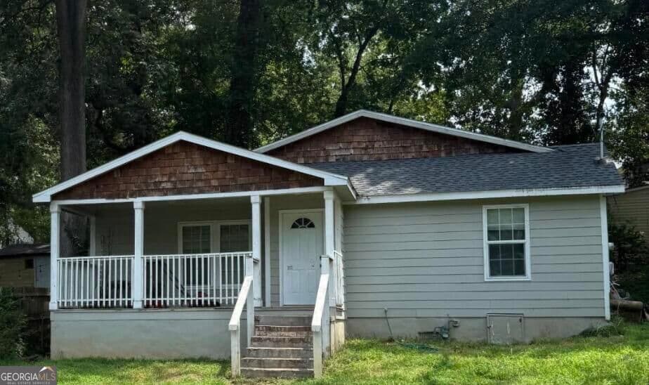 4 bedroom, 2.5 bathroom, 1,490 sq ft single family residence for sale at 607 Charlotte Place, Atlanta, GA 30318 — photo 1 of 3