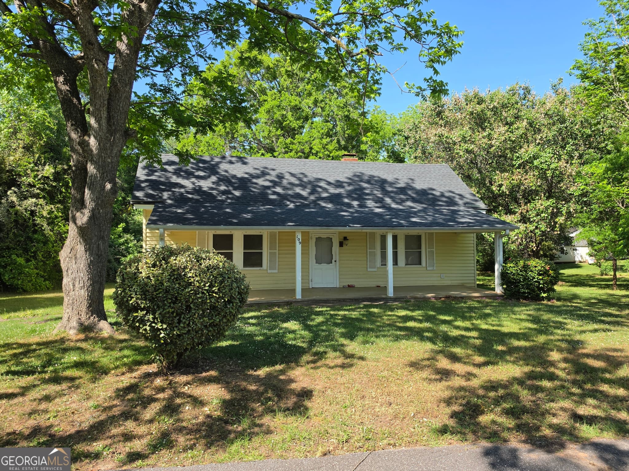3 bedroom, 2 bathroom, 2,034 sq ft single family residence for sale at 109 Springdale Drive, Washington, GA 30673 — photo 2