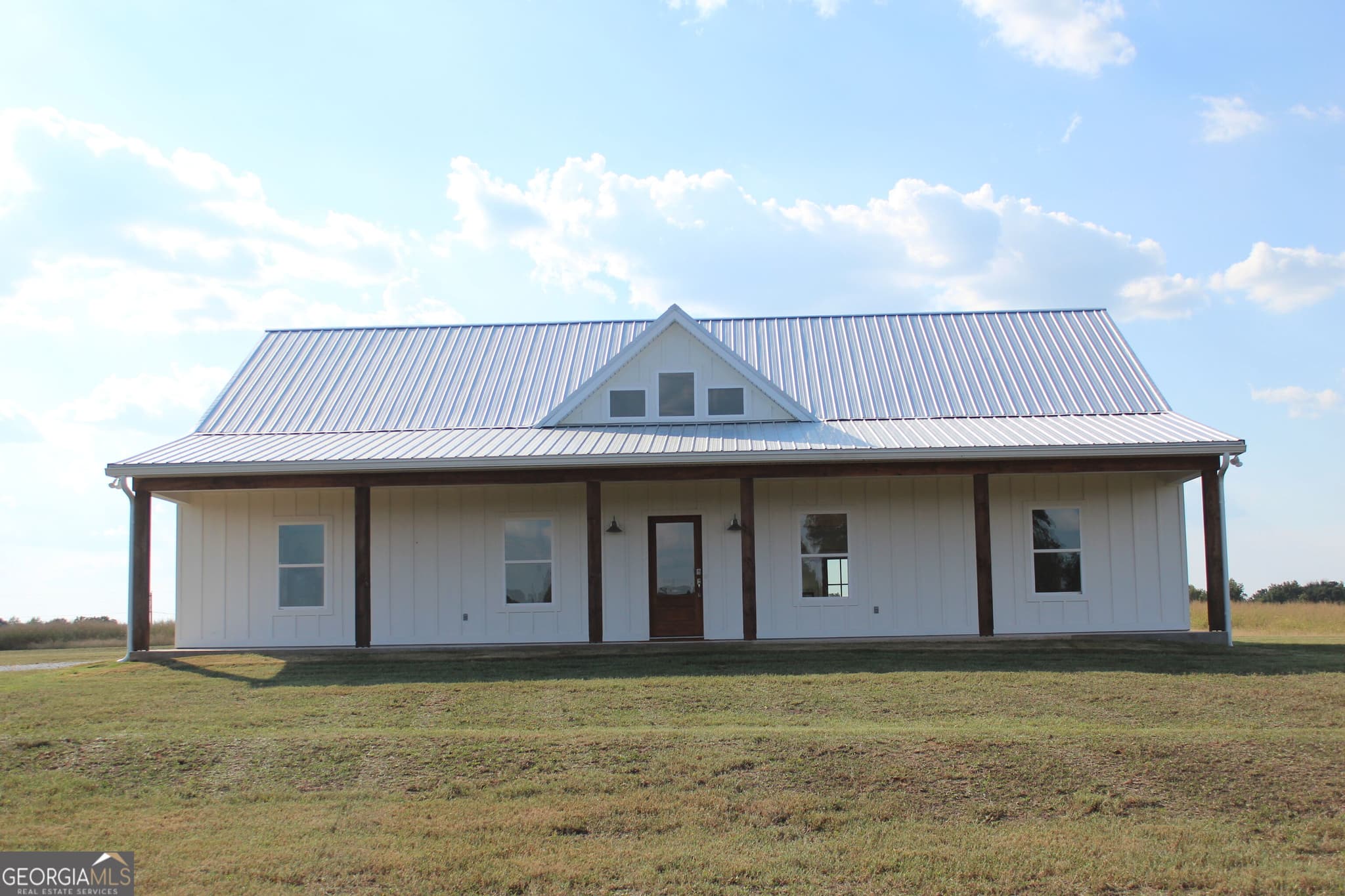 3 bedroom, 2 bathroom, 1,925 sq ft single family residence for sale at 825 New Town Church Road, Carlton, GA 30627