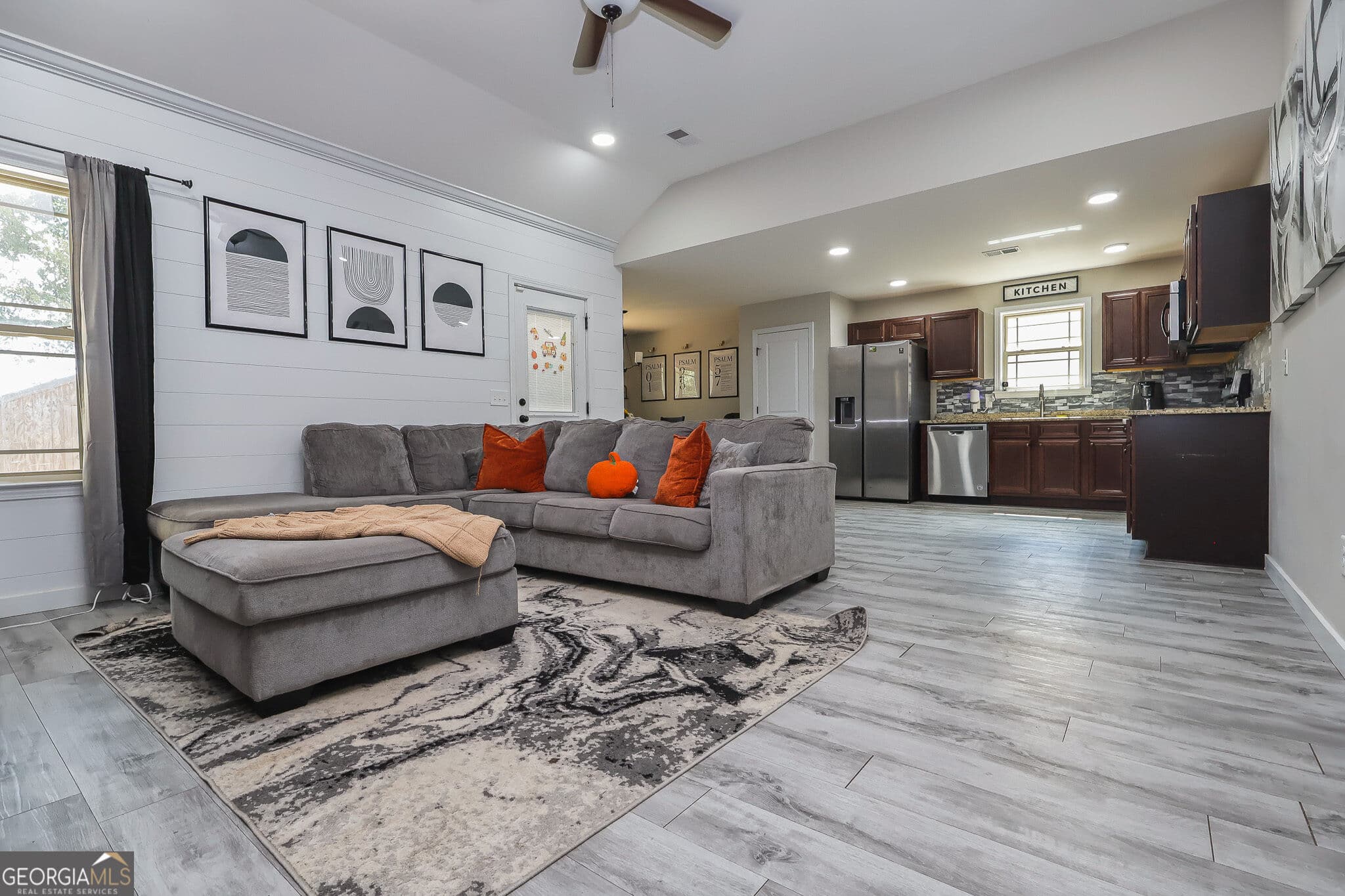 3 bedroom, 2 bathroom, 1,406 sq ft single family residence for sale at 108 Hughes Drive, Warner Robins, GA 31093 — photo 5