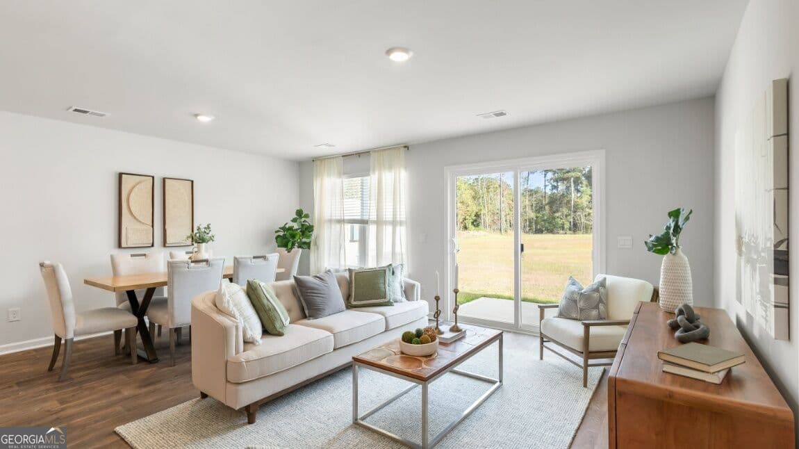 3 bedroom, 2.5 bathroom, 1,524 sq ft townhouse for sale at 268 Pasture Lane, Statesboro, GA 30461 — photo 2