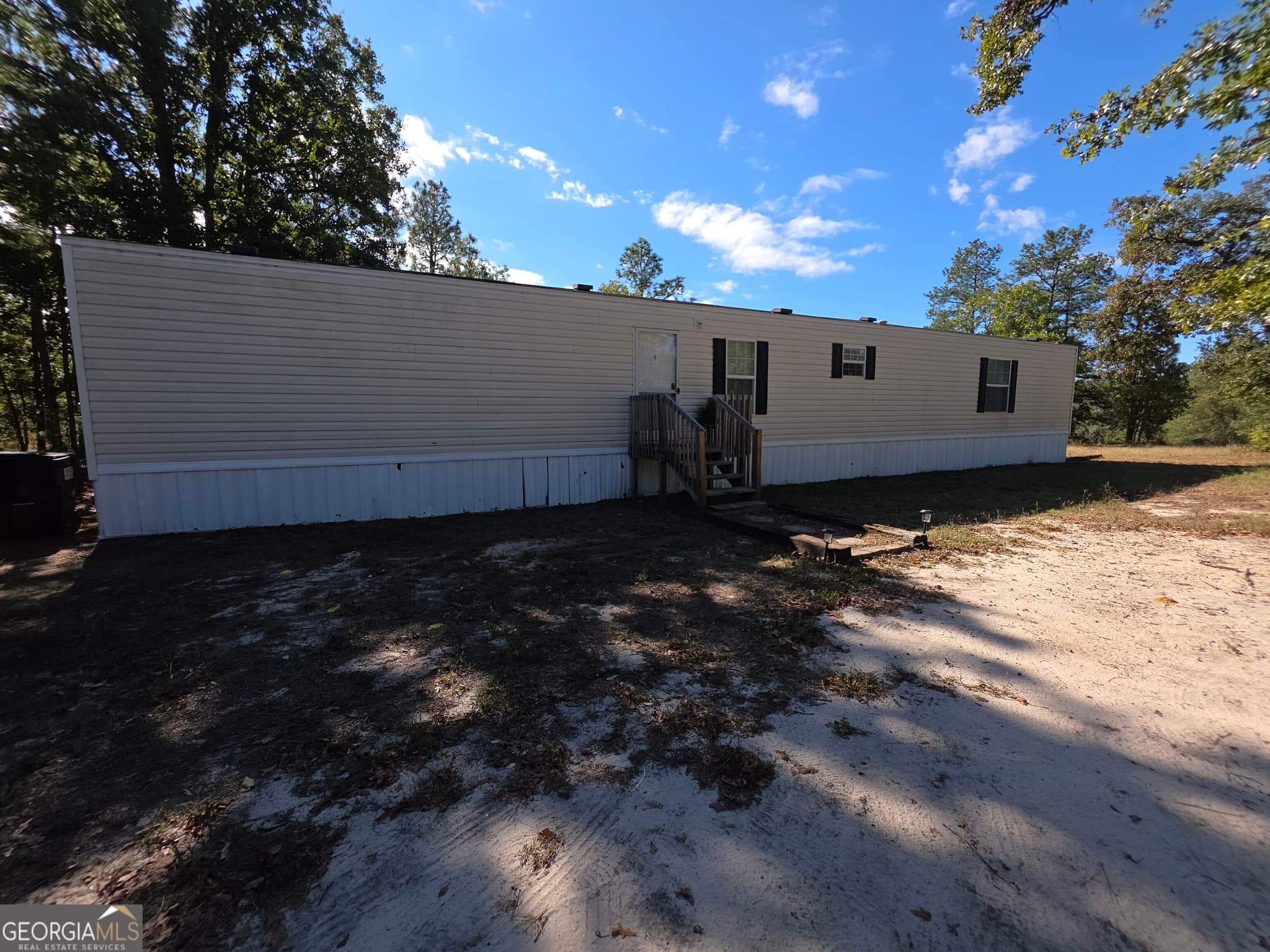 3 bedroom, 2 bathroom, 1,216 sq ft manufactured home,single family residence for sale at 6362 N Highway 221, Matthews, GA 30818