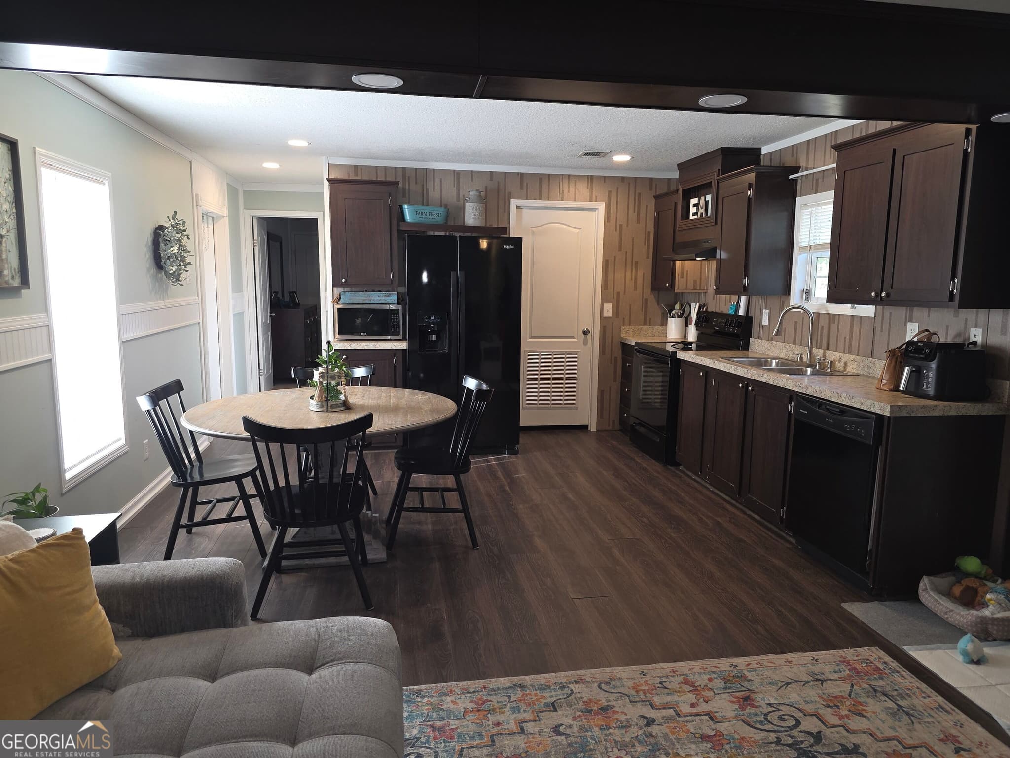 3 bedroom, 2 bathroom, 1,216 sq ft manufactured home,single family residence for sale at 6362 N Highway 221, Matthews, GA 30818 — photo 5