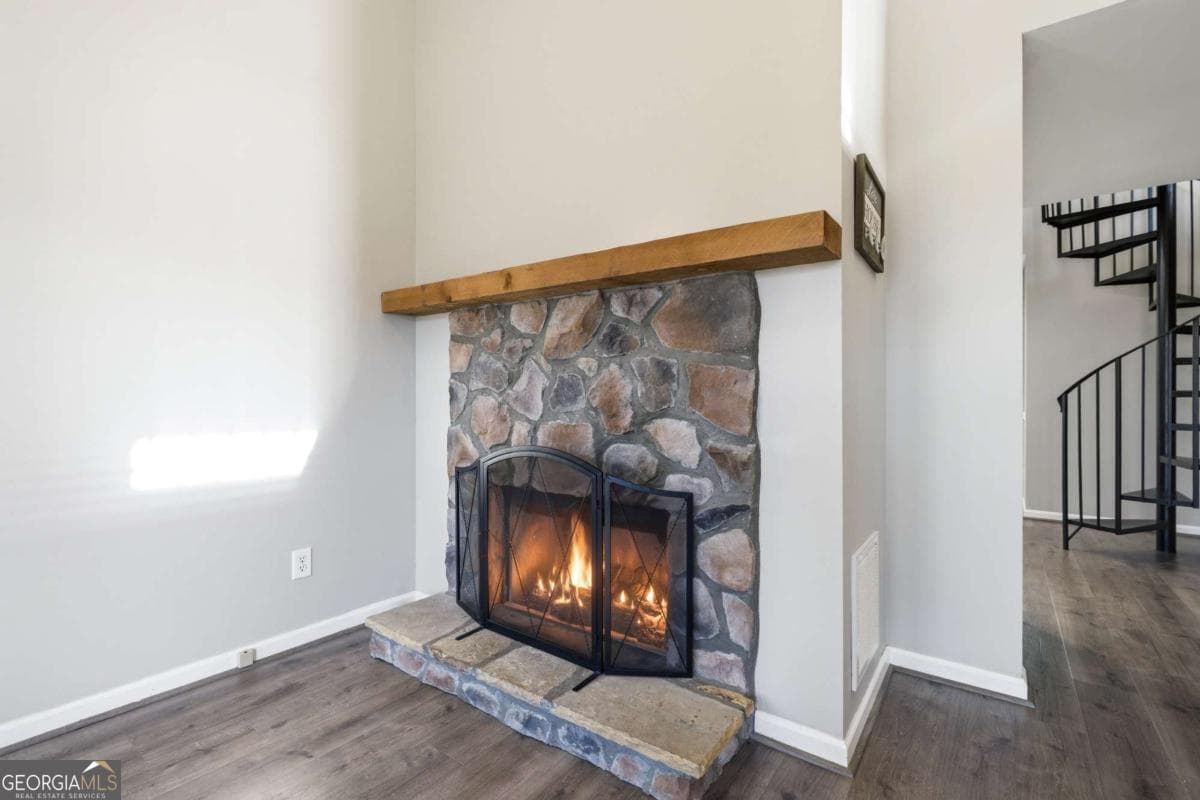 3 bedroom, 1 bathroom, 1,052 sq ft single family residence for sale at 204 Lakeside Drive, Waleska, GA 30183 — photo 6
