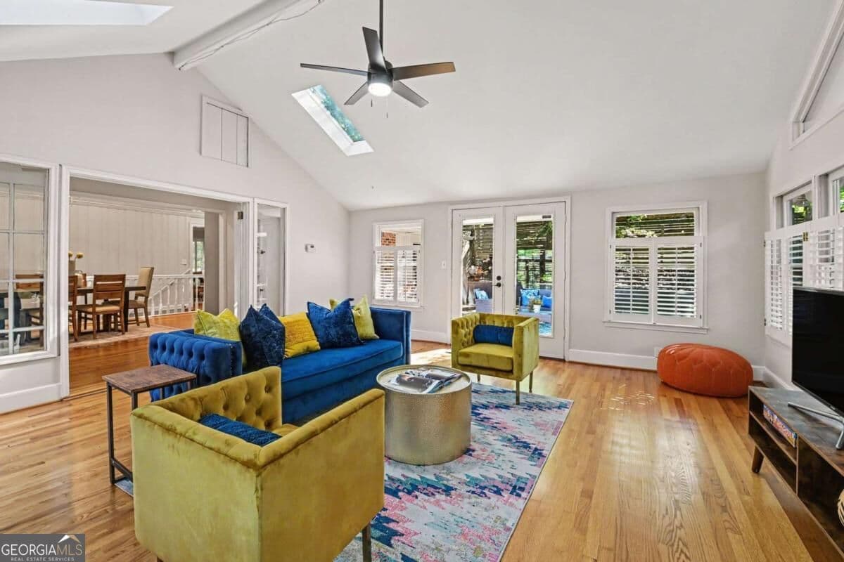 3 bedroom, 1.5 bathroom, 2,525 sq ft single family residence for sale at 905 Homewood Court, Decatur, GA 30033 — photo 2