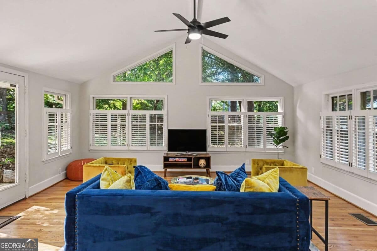 3 bedroom, 1.5 bathroom, 2,525 sq ft single family residence for sale at 905 Homewood Court, Decatur, GA 30033 — photo 3